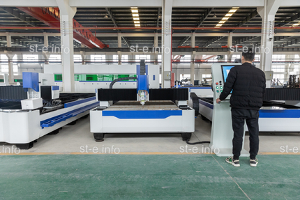ЛАЗЕРНЫЙ СТАНОК ДЛЯ РЕЗКИ МЕТАЛЛА ST-6020R (6000*2000мм) 3kWt RAYCUS - st-e.info - Махачкала